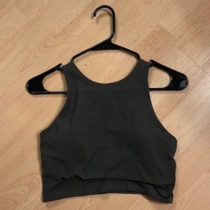 dark green athleta conscious crop cup -a/c small